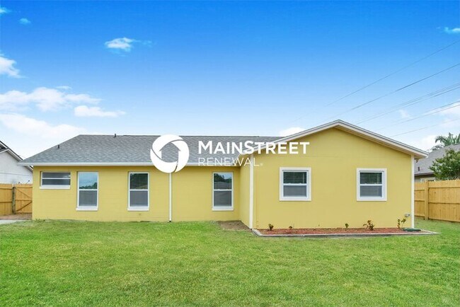 Building Photo - 5 Bedroom Pet-Friendly Home in SANFORD, FL...