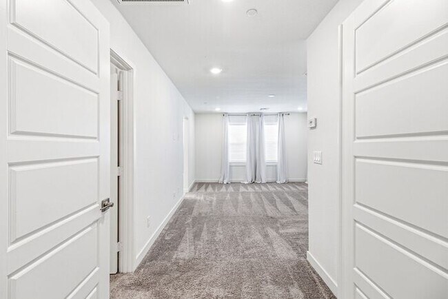 Building Photo - Beautiful 4-Bedroom Inspirada Home with Loft, Upgraded Kitchen & Private Backyard