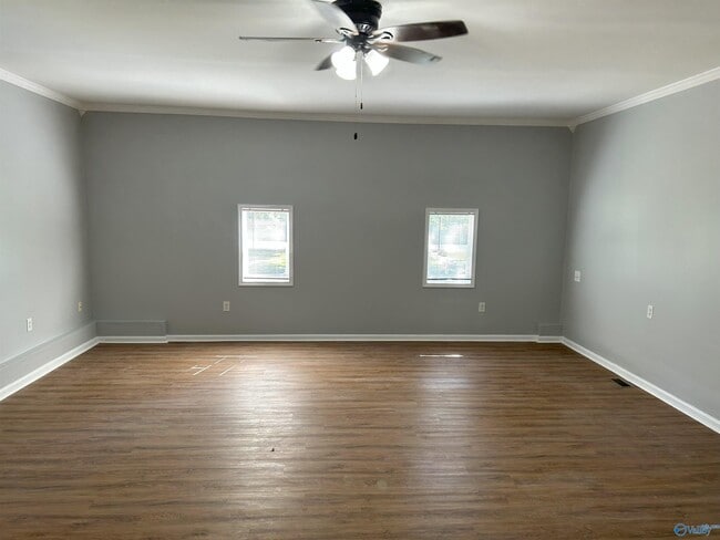 Building Photo - 9802 Dolphin Dr