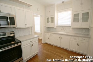 Building Photo - 129 E Ridgewood Ct
