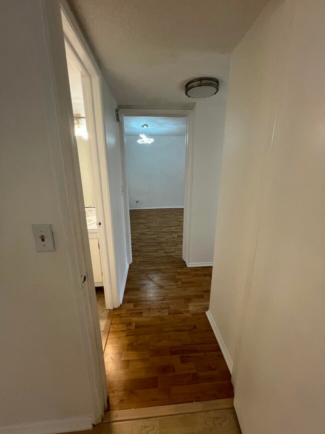 Building Photo - 9470 Live Oak Pl