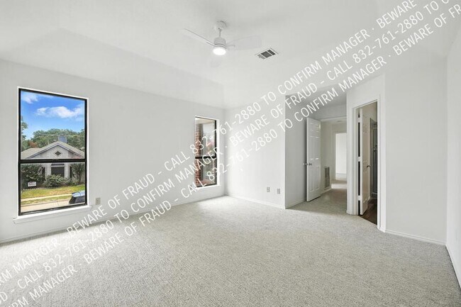 Building Photo - 473 Leisure Ln