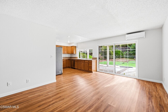 Building Photo - 1438 Calle De Oro