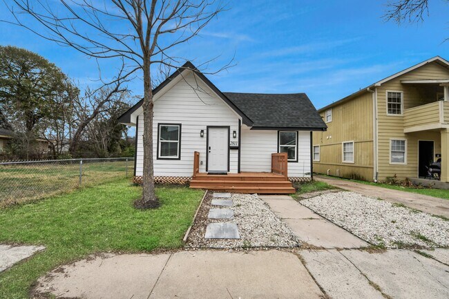 Building Photo - 2811 Winbern St