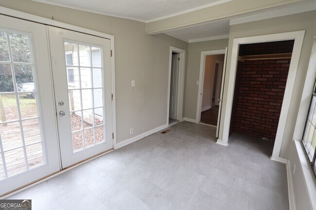 Building Photo - 829 Matheson Rd