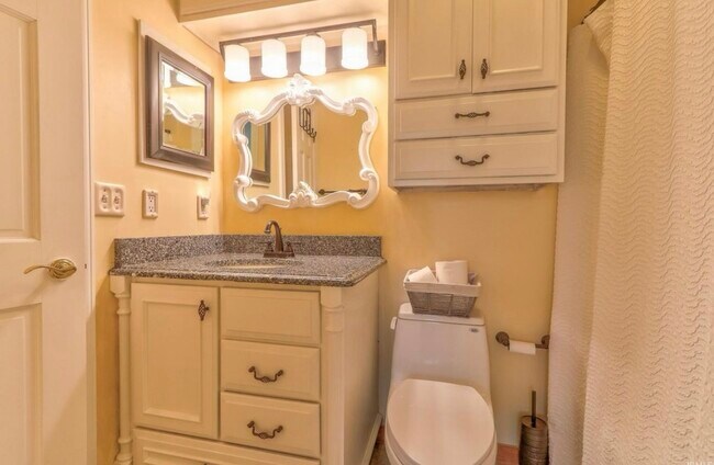 Building Photo - 1106 Loft Cove