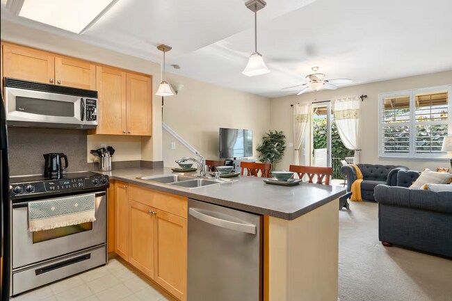 Building Photo - 92-1504-1504 Aliinui Dr
