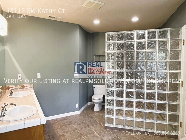 Building Photo - 18112 SW Kathy Ct