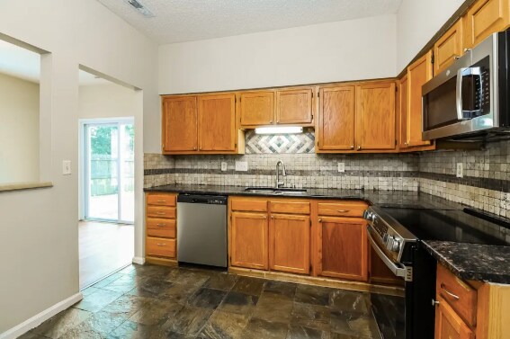 Building Photo - 1101 Gretna Green Dr