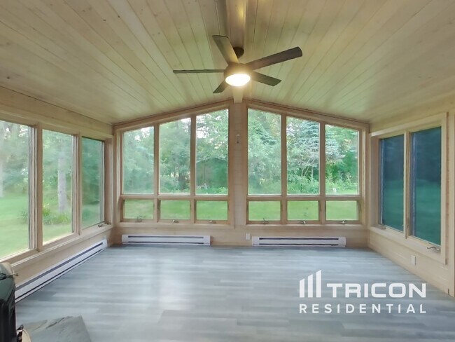 Building Photo - 12911 Overlook Rd