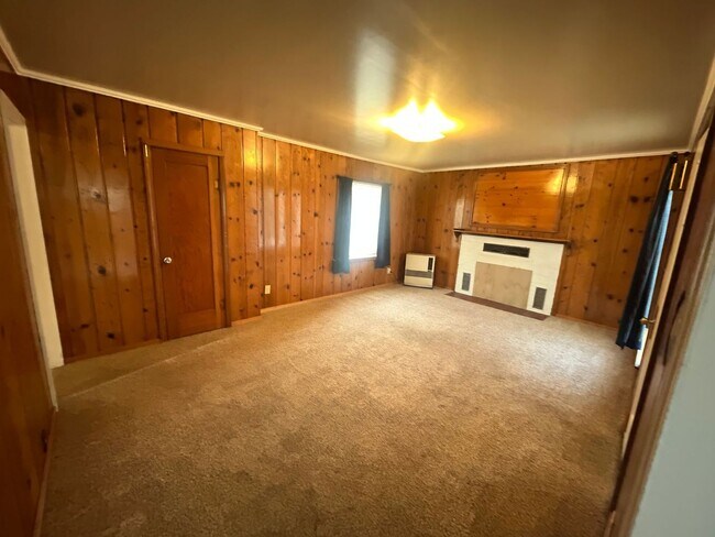 Building Photo - 2002 Reclamation Ave