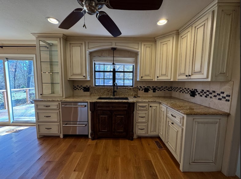 Building Photo - 23 N Howard Pl