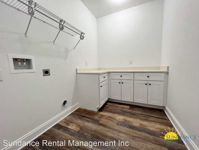 Building Photo - 5 br, 3 bath House - 48 B Longwood Drive