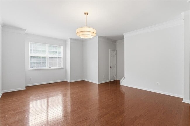 Building Photo - 6710 Stoneleigh Way