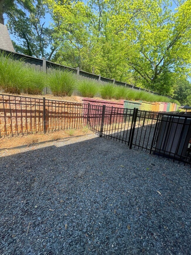 Building Photo - 146 Color Cir