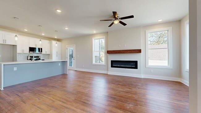 Building Photo - 300 Prince Ave