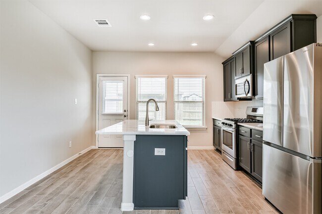 Building Photo - 13114 Dalvay Beach Dr