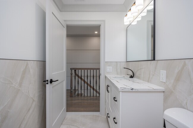 Building Photo - 7 Victoria Ln