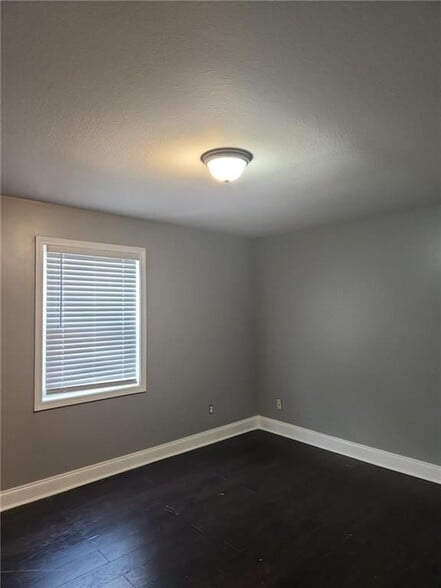 Building Photo - 750 Dalrymple Rd