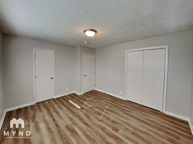 Building Photo - 1573 Lamont Ave