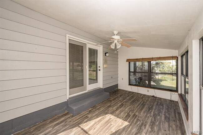 Building Photo - 2941 Park Valley Dr