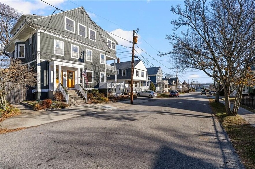 Building Photo - 73 Bayside Ave