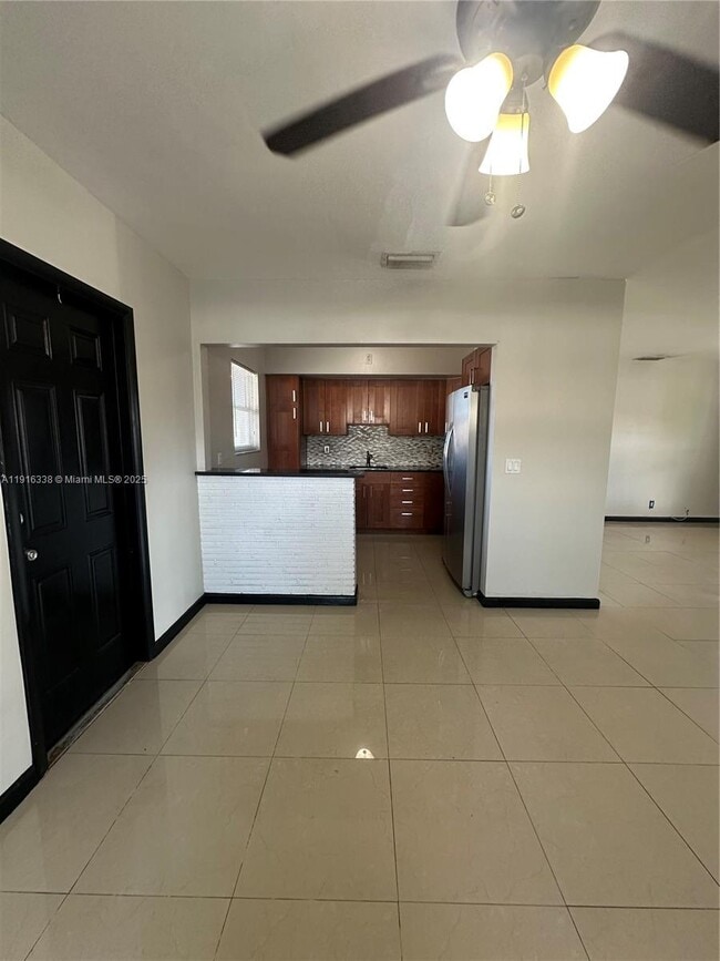 Building Photo - 2421 N 57th Terrace