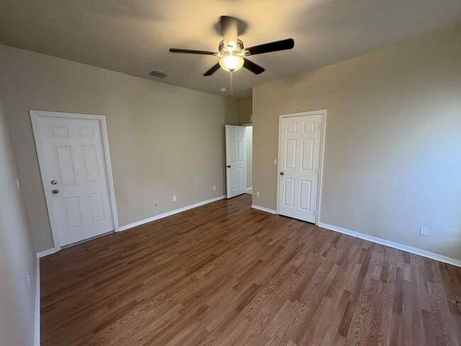 Building Photo - Charming 3-Bedroom 2 Bathroom and Garage in Lehigh Acres