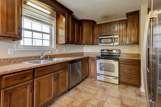 Building Photo - 2924 Brewster Drive