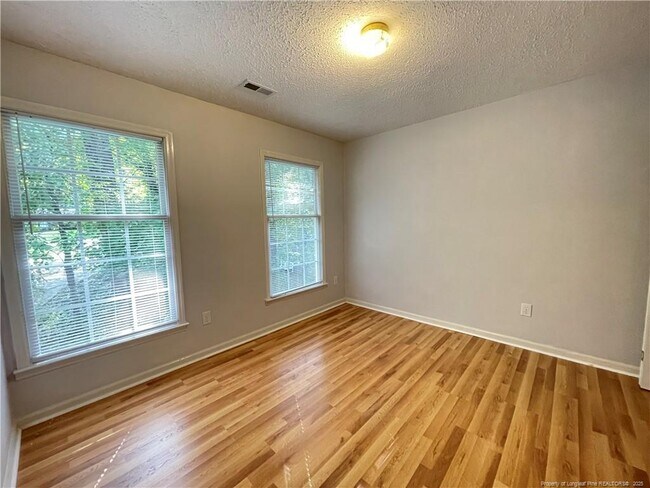 Building Photo - 4219 Arbutus Dr