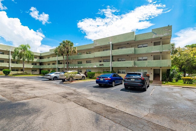 Building Photo - 6075 N Sabal Palm Blvd