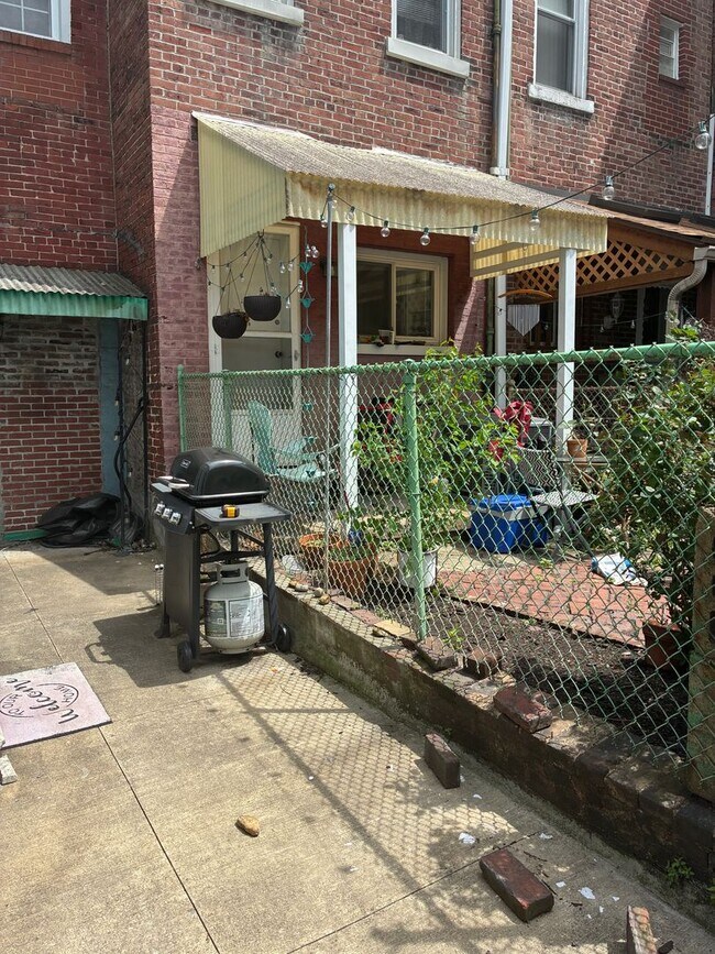 Building Photo - Nice 2 Bedroom in Trendy Lawrenceville