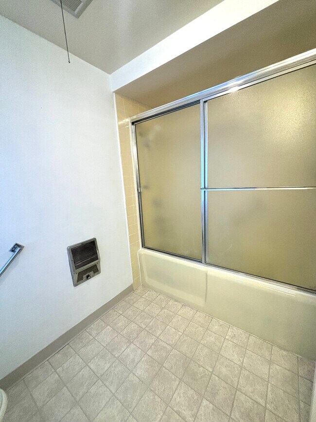 Building Photo - 361 Avenida Castilla