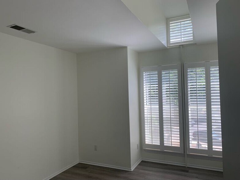 Building Photo - 18883 Vineyard Point Ln