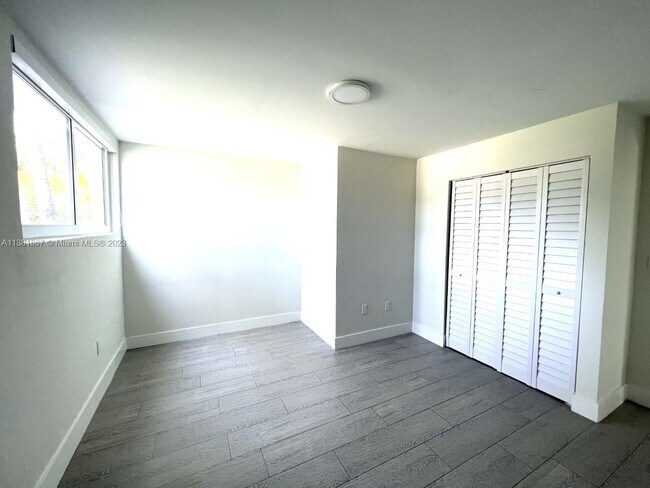 Building Photo - 7720 SW 147th Terrace