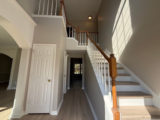 Building Photo - Beautiful 4BR / 2.5BA Home in Chattahoochee High School District – Fresh Paint & Updated Flooring