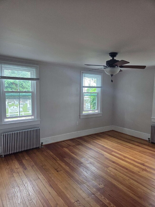 Building Photo - "Charming 4-Bed Gaithersburg Haven: Spacious 3,330 Sq. Ft. Home with Granite Countertops & Gleami...
