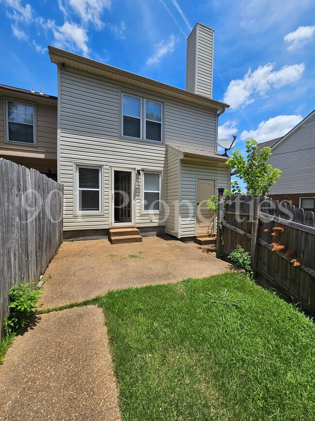 Building Photo - 383 Harts Way Dr