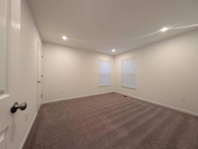 Building Photo - 8246 Woodstar Dr