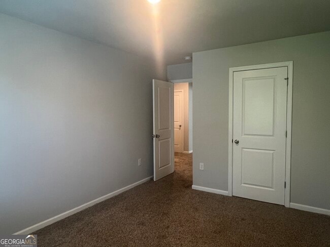 Building Photo - 431 Camella Cir