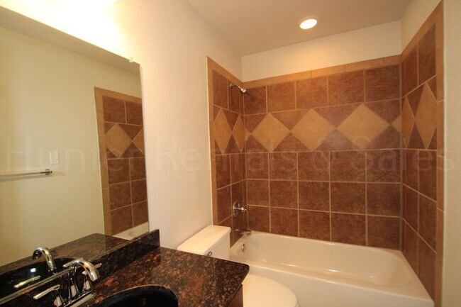 Building Photo - Goodnight Ranch!