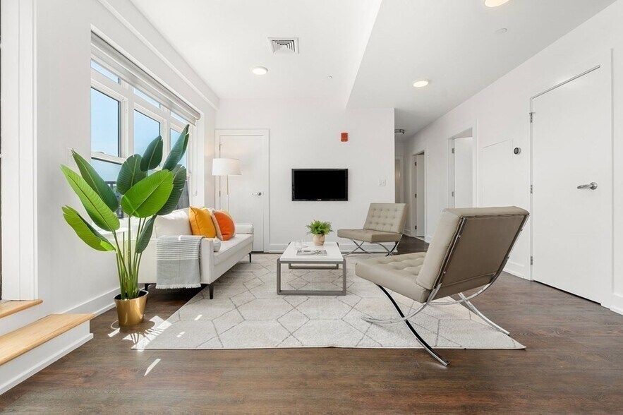 Building Photo - 24 Penniman Rd