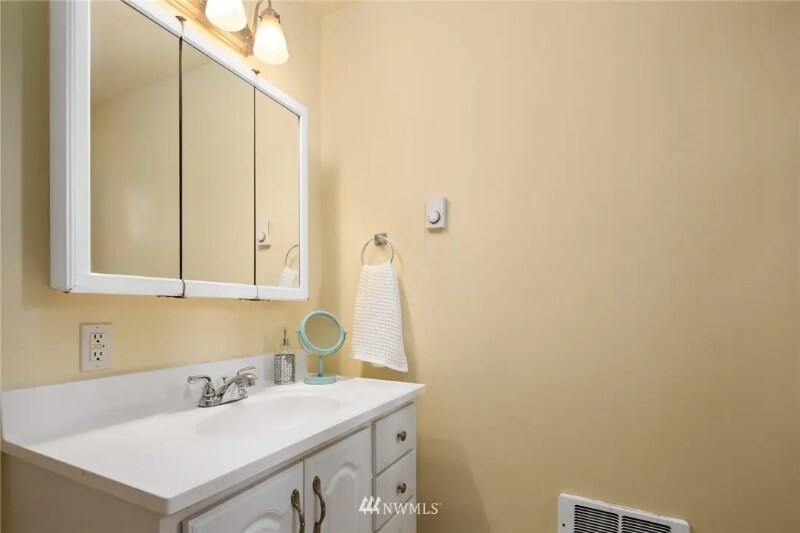 Building Photo - 2190 Washington St