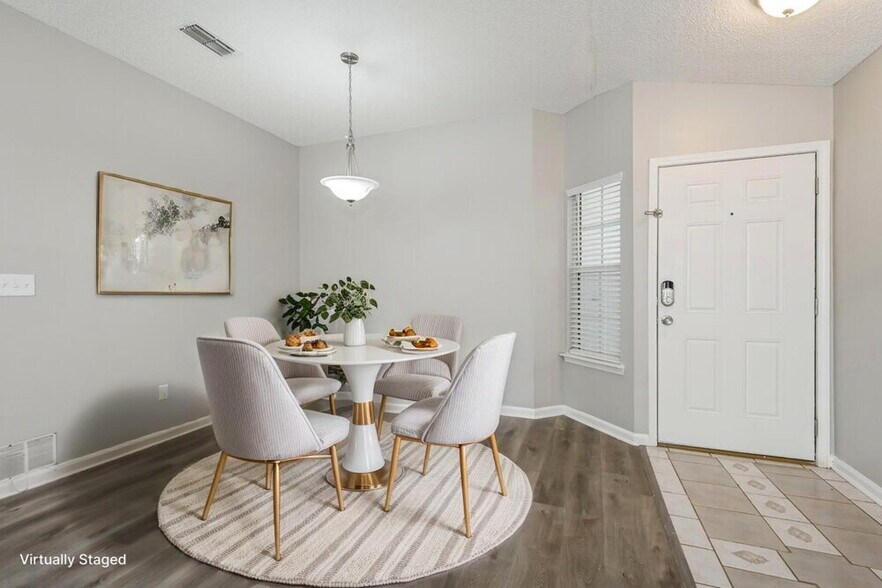 Building Photo - 12358 Carriann Cove Trail S