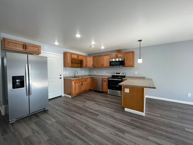 Building Photo - New Energy Efficient Constuction!