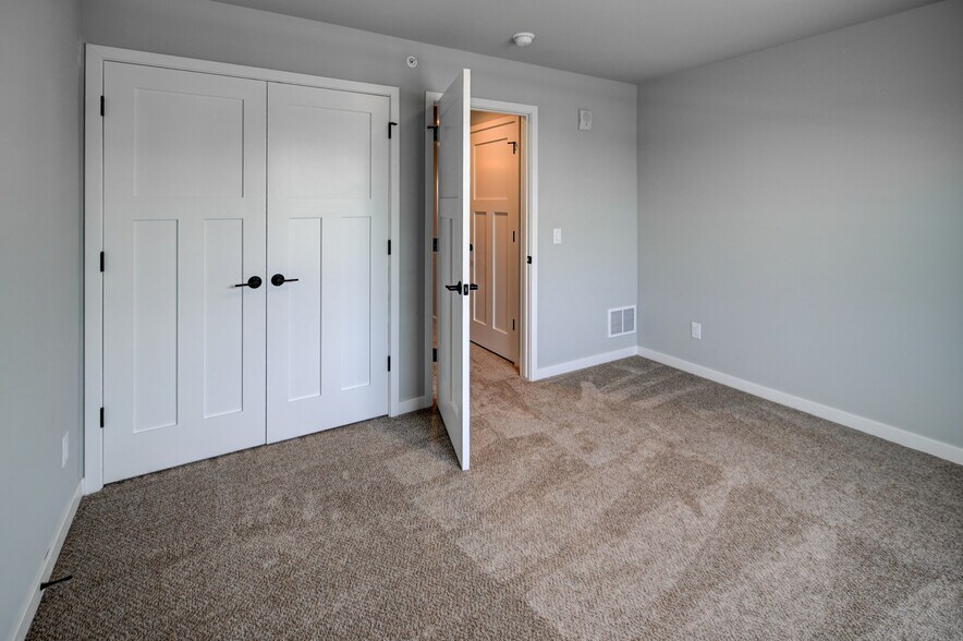 Building Photo - 2908 Radicchio Dr