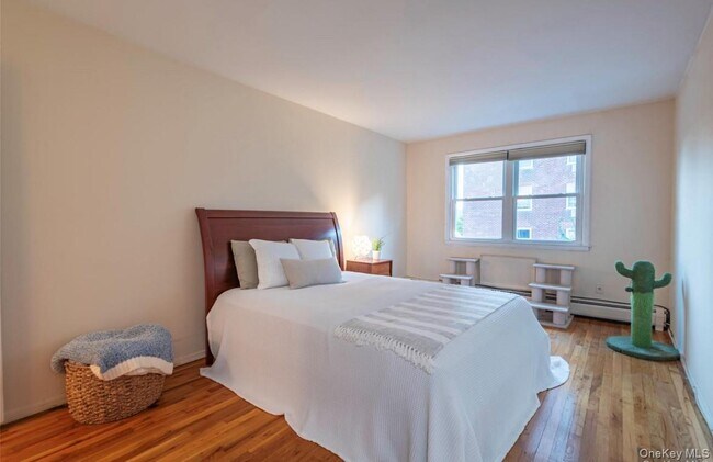 Building Photo - 18-16 Bell Blvd