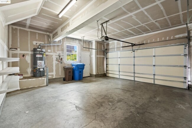 Building Photo - 271 Washington Dr