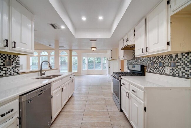 Building Photo - 10509 Doering Ln
