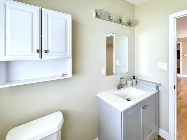 Building Photo - 1667 Rudy Ct